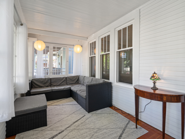 607-s-taylor-ave-oakpark-screened-porch